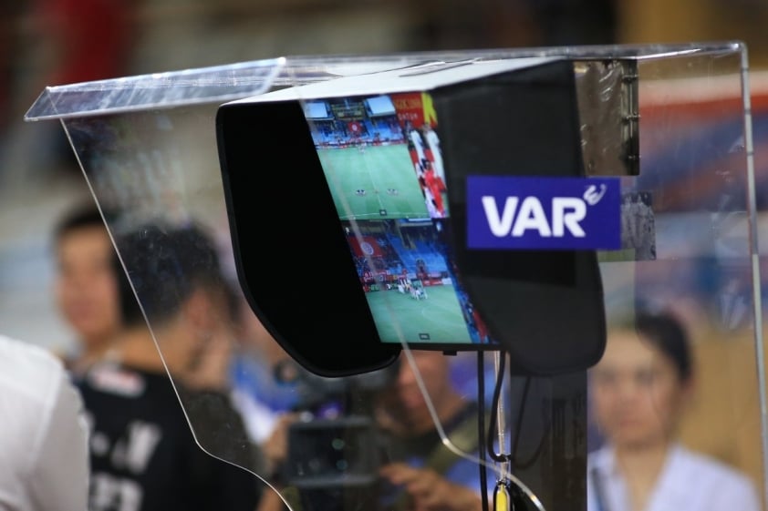 Cuộc chiến căng thẳng tại Play-off: Hà Tĩnh đối đầu PVF CAND với sự hỗ trợ của trọng tài ngoại và công nghệ VAR