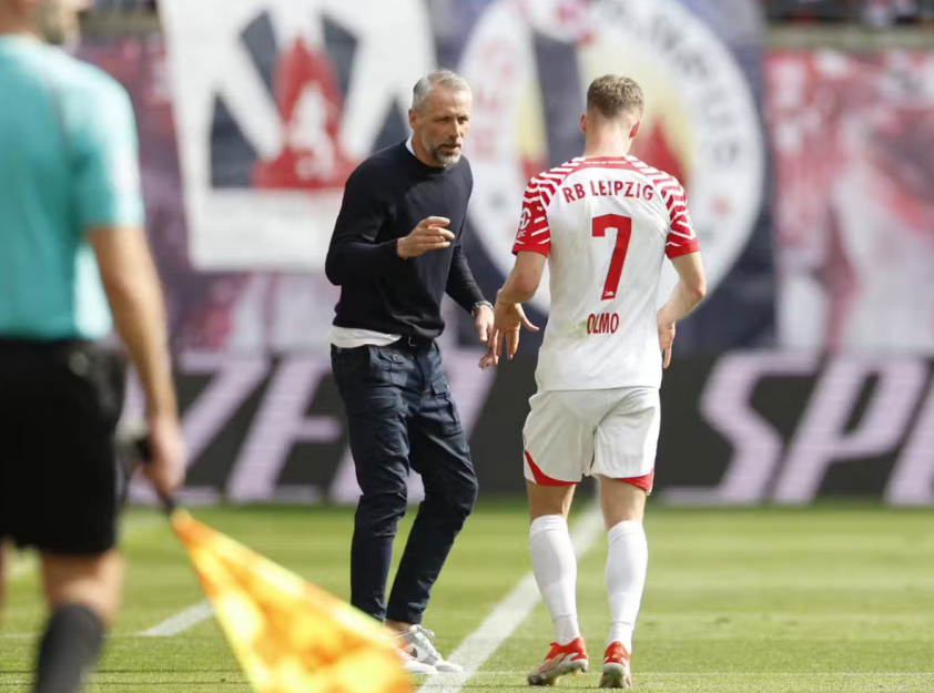 Dani Olmo: RB Leipzig công bố mức giá chuyển nhượng amid Barca pursuit