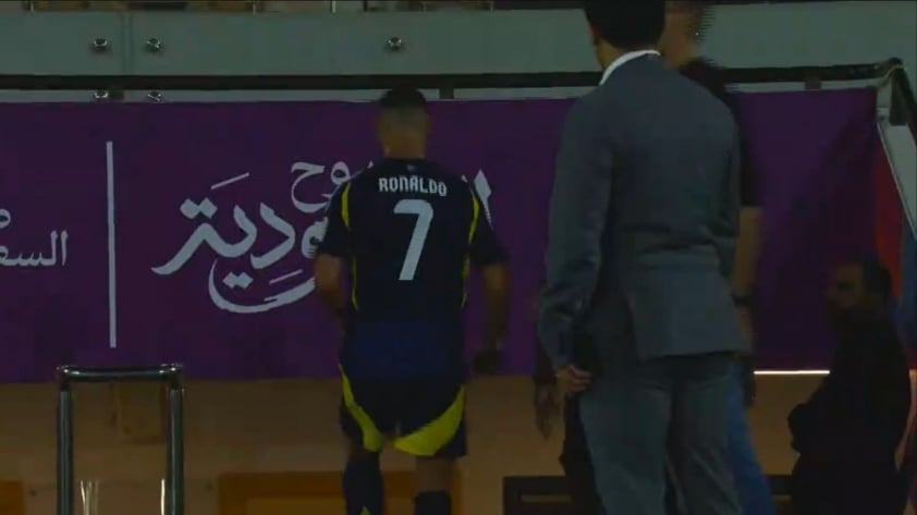 Cristiano Ronaldo đối mặt với án phạt vì bỏ lỡ lễ trao huy chương tại Siêu cúp Ả Rập