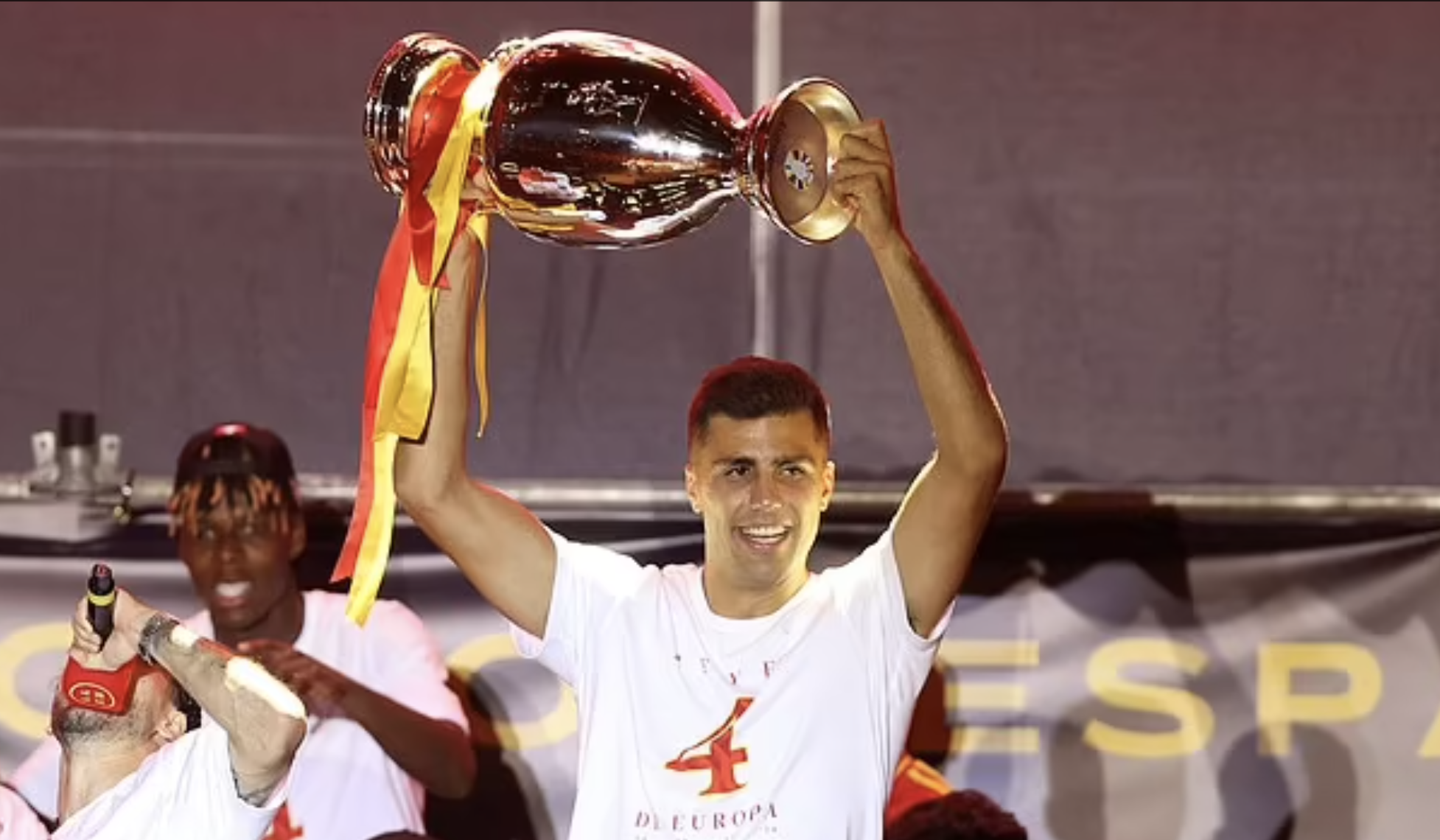 Euro 2024: Cú đột phá của Yamal và Williams, sự tái khẳng định ngôi vô địch của Rodri và hành trình vinh quang của một đội hình toàn diện