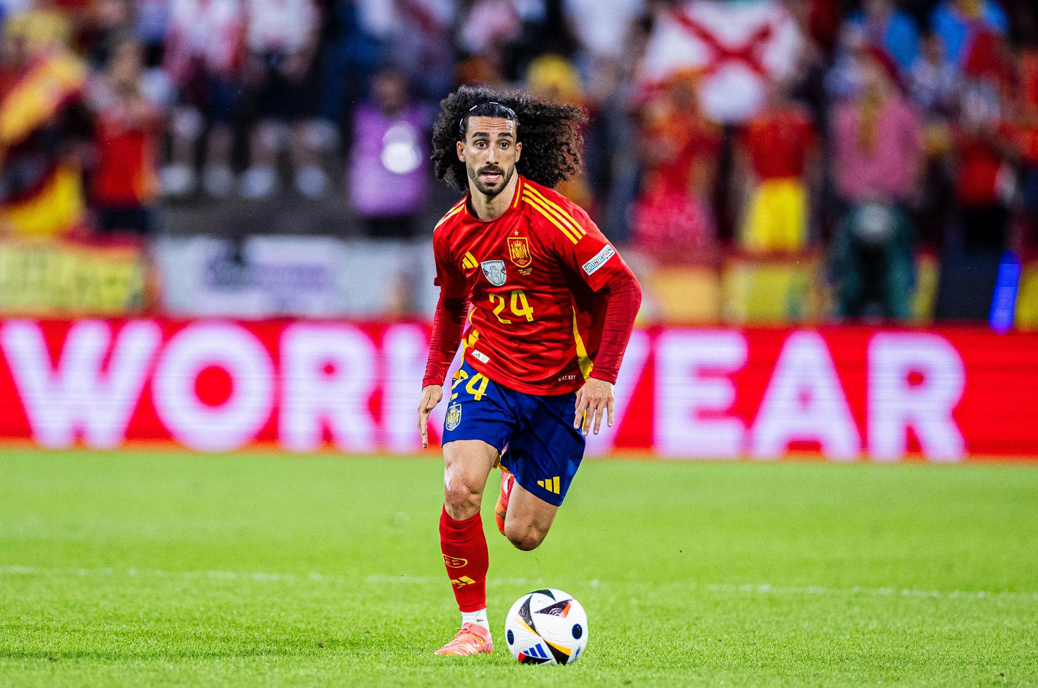 Marc Cucurella: Hậu Vệ Không Ồn Ào Nhưng Hiệu Quả Cực Kì