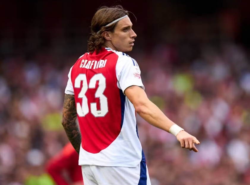 Tân binh Calafiori tỏa sáng trong trận ra mắt, hứa hẹn trở thành trụ cột Arsenal