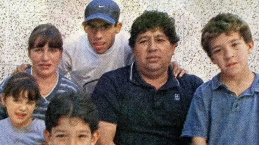Cuộc hành trình xúc động của Carlos Tevez: Từ danh vọng đến sự hy sinh vì gia đình