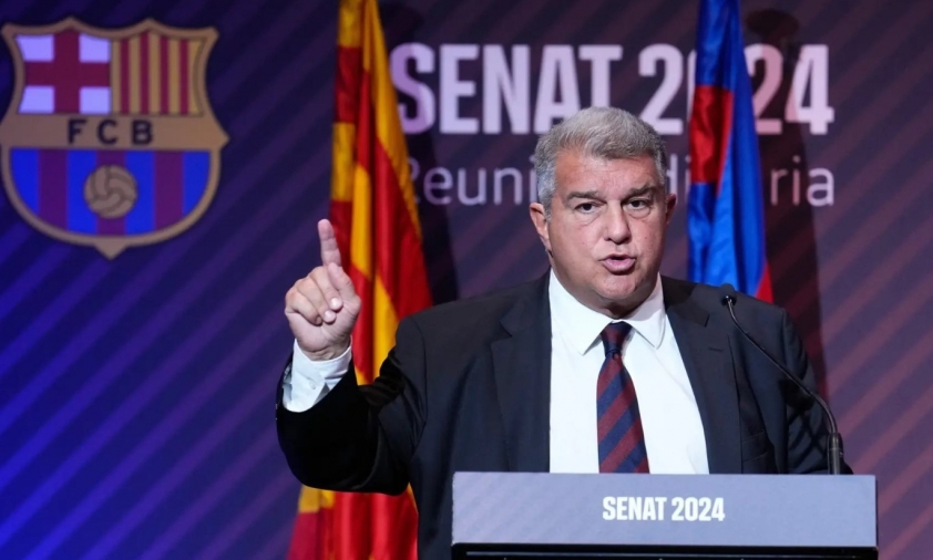 Tin đồn chuyển nhượng giả mạo gây hỗn loạn cho Barcelona