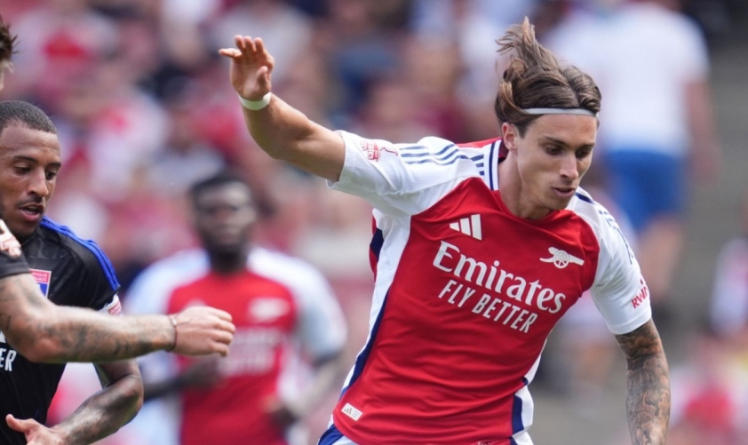 Tân binh Calafiori tỏa sáng trong trận ra mắt, hứa hẹn trở thành trụ cột Arsenal