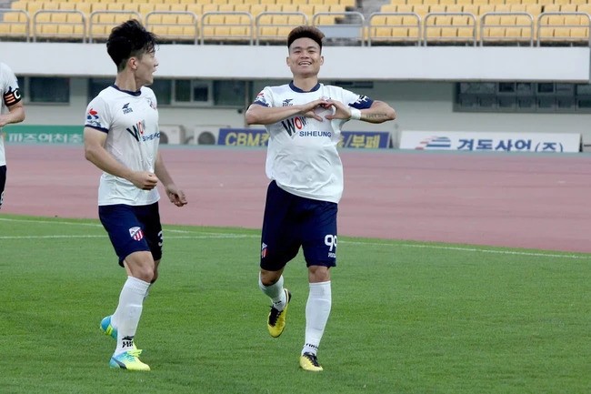 Cựu tuyển thủ U23 Việt Nam Nguyễn Hữu Khôi tiếp tục gắn bó với CLB Bình Phước