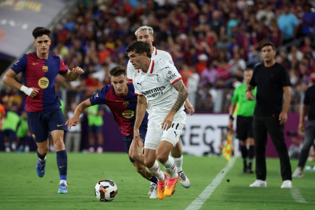 Barcelona và AC Milan Cầm Hòa Đầy Kịch Tính trong Trận Giao Hữu