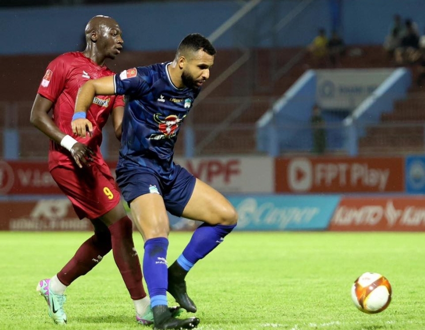 CLB Khánh Hòa đối mặt với án phạt từ FIFA vì nợ lương ngoại binh