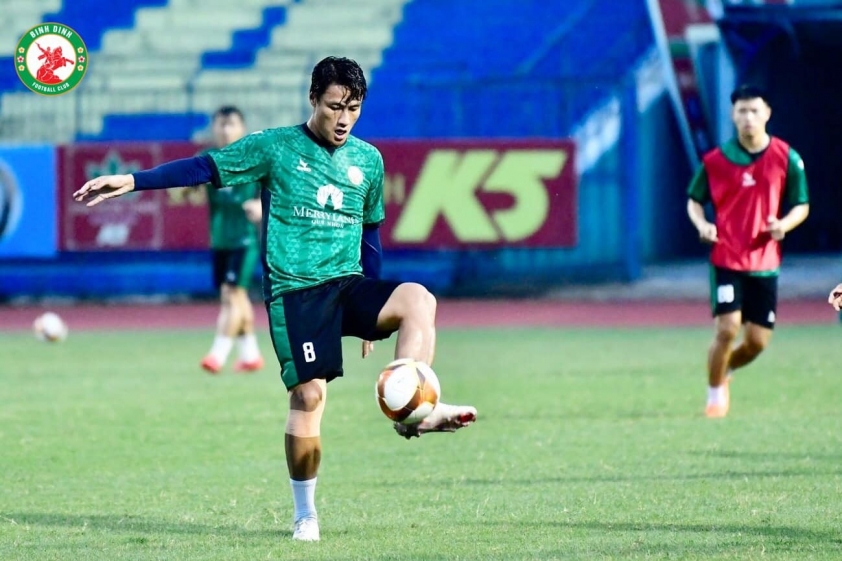 Mạc Hồng Quân tái hợp với Bình Định, sẵn sàng thách đấu Hà Nội FC