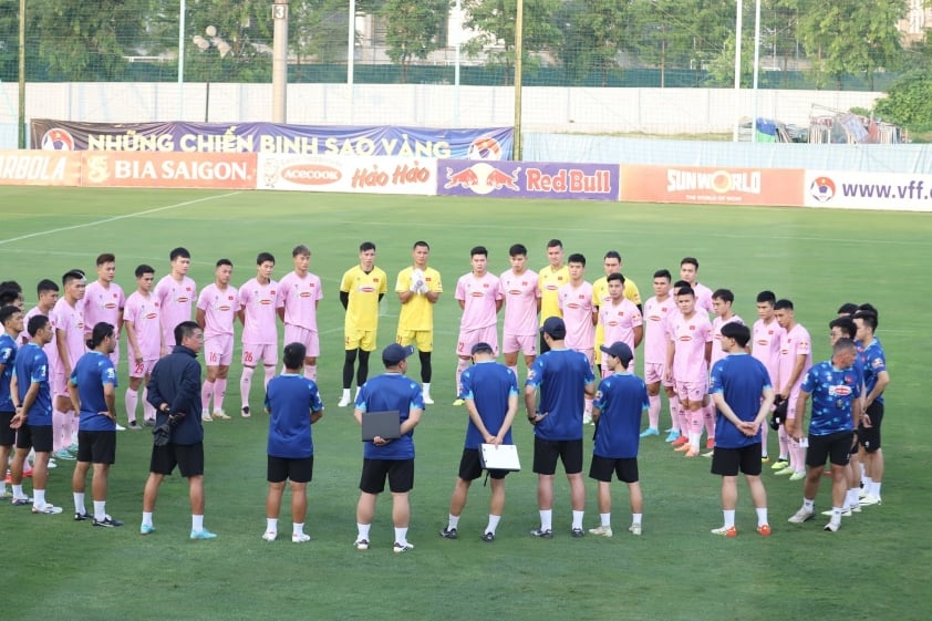 ĐT Việt Nam hội quân chuẩn bị cho AFF Cup 2024 và các trận giao hữu FIFA Days