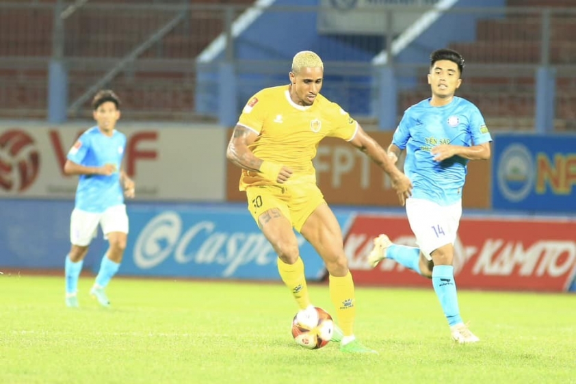 Paulo Conrado: Từ Quảng Nam trở lại Thai League khoác áo Nongbua Pichaya