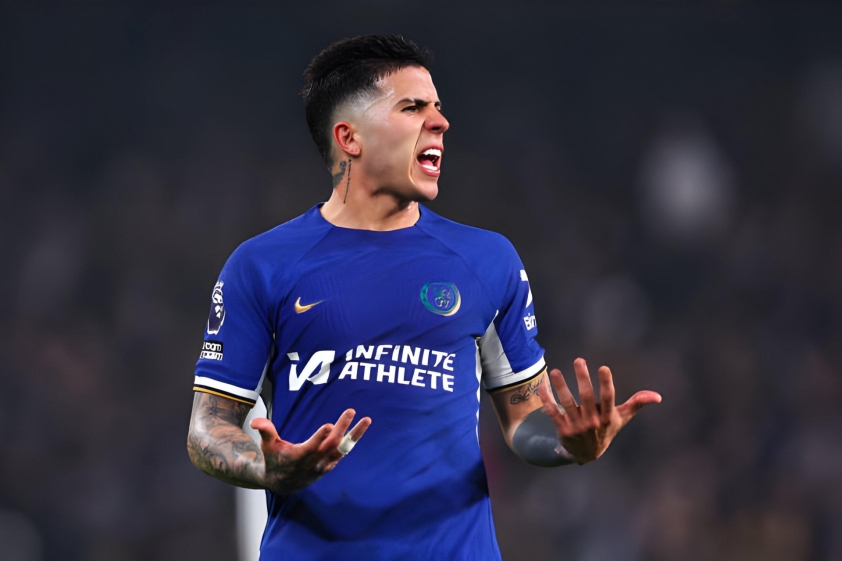 Chelsea giữ vững lập trường, không chuyển nhượng Enzo Fernandez bất chấp scandal phân biệt chủng tộc