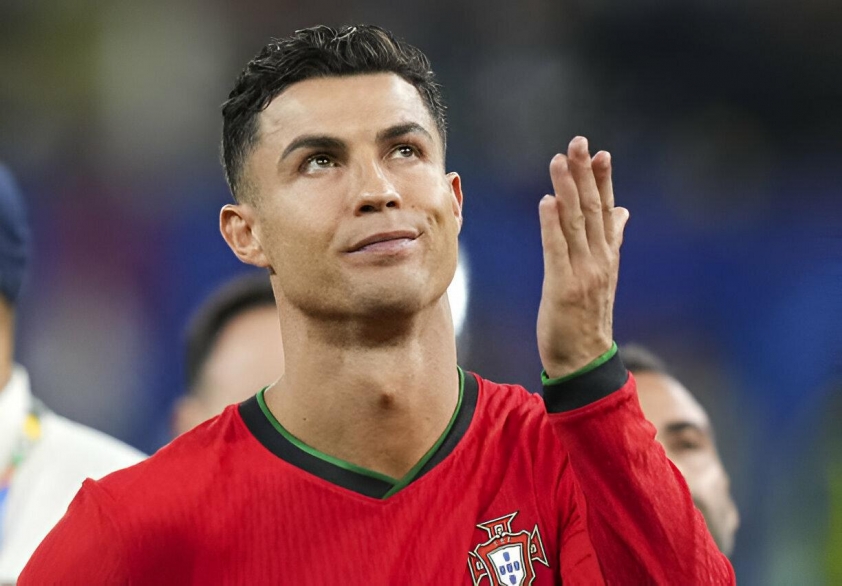 Ronaldo Trở Lại Cuộc Hành Trình Khiến Những Người Hoài Nghi Phải Thay Đổi Suy Nghĩ
