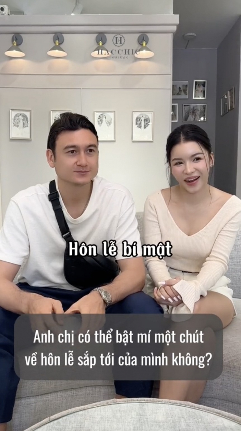 Thủ môn Đặng Văn Lâm sắp đón vợ hơn tuổi, lễ cưới diễn ra tại bờ biển