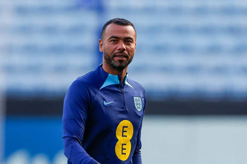 Lee Carsley và Ashley Cole dẫn dắt ĐT Anh trong thời gian tìm kiếm HLV lâu dài
