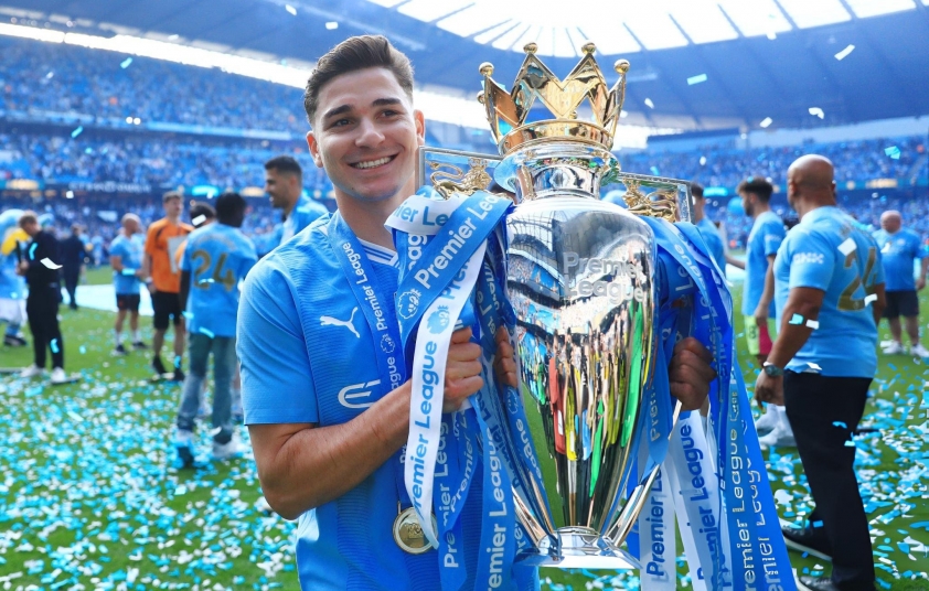 Julian Alvarez Tri Ân Manchester City Trước Khi Gia Nhập Atletico Madrid