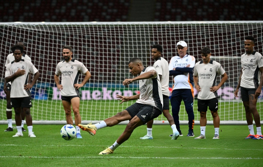 Kylian Mbappe sẵn sàng ra mắt Real Madrid tại Siêu cúp châu Âu