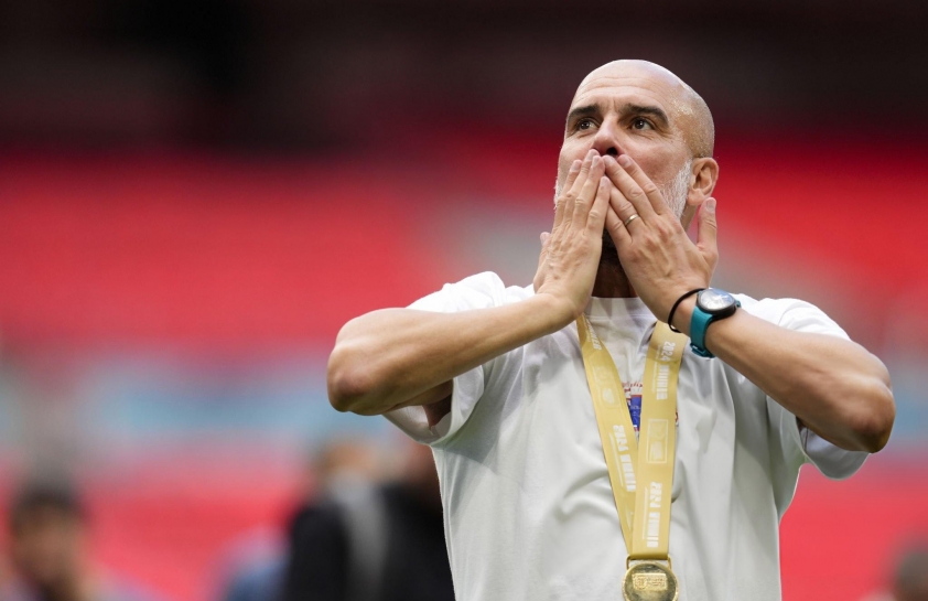 Man City đăng quang Siêu cúp Anh: Pep Guardiola phấn khích tột độ
