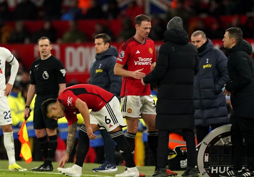Khủng hoảng lực lượng tấn công Man Utd trước thềm trận tranh Siêu cúp Anh