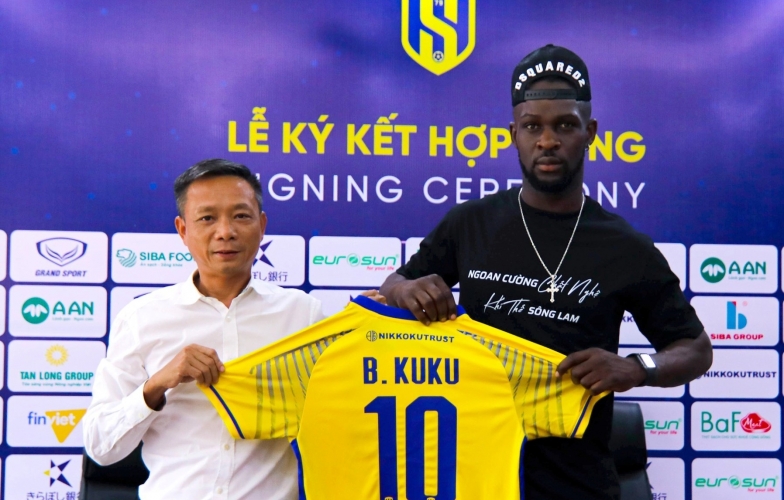 Benjamin Kuku gia nhập SLNA, hứa hẹn thổi bùng sức mạnh hàng công