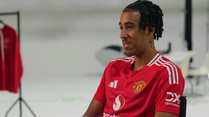 Leny Yoro tiết lộ mối liên hệ thân thiết với Kobbie Mainoo tại Manchester United