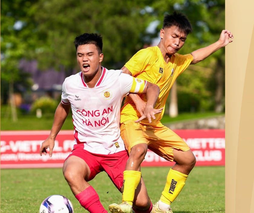 Vòng loại giải bóng đá U21 quốc gia 2024 chứng kiến chiến thắng vang dội của U21 HAGL và thất bại bất ngờ của U21 CAHN