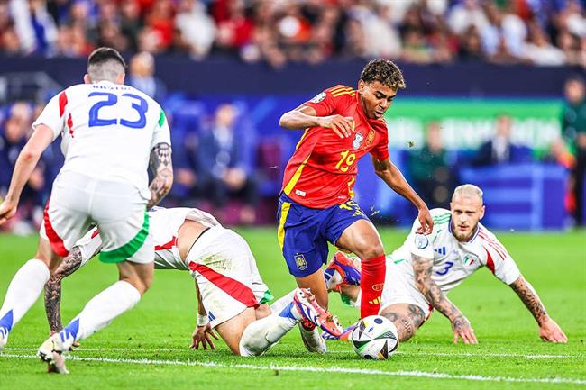 Lamine Yamal: Ấn tượng của Jamal Musiala về tiền vệ vượt trội tại EURO 2024