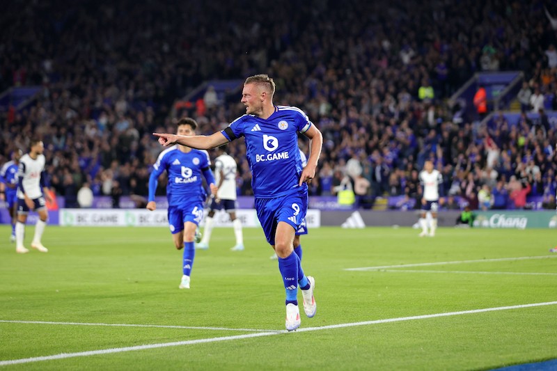 Jamie Vardy đập tan Tottenham bằng lời nhắc nhở về chức vô địch Ngoại hạng Anh
