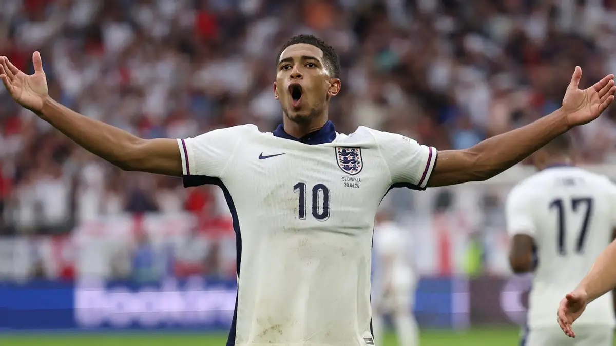 Jude Bellingham từ chối phẫu thuật, tiếp tục chơi với miếng đệm vai cho ĐT Anh tại EURO 2024