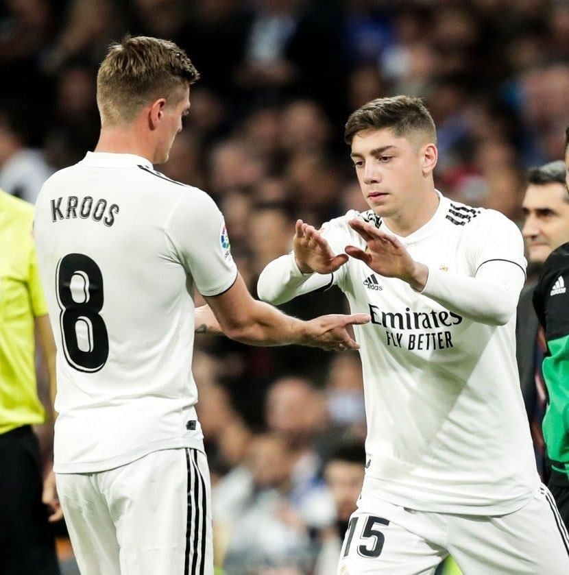 Valverde kế thừa áo số 8 từ Toni Kroos, tỏa sáng ấn tượng trong Siêu cúp