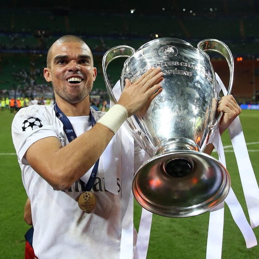 Pepe: Huyền thoại bóng đá với hành trình từ sức mạnh đến hung hăng