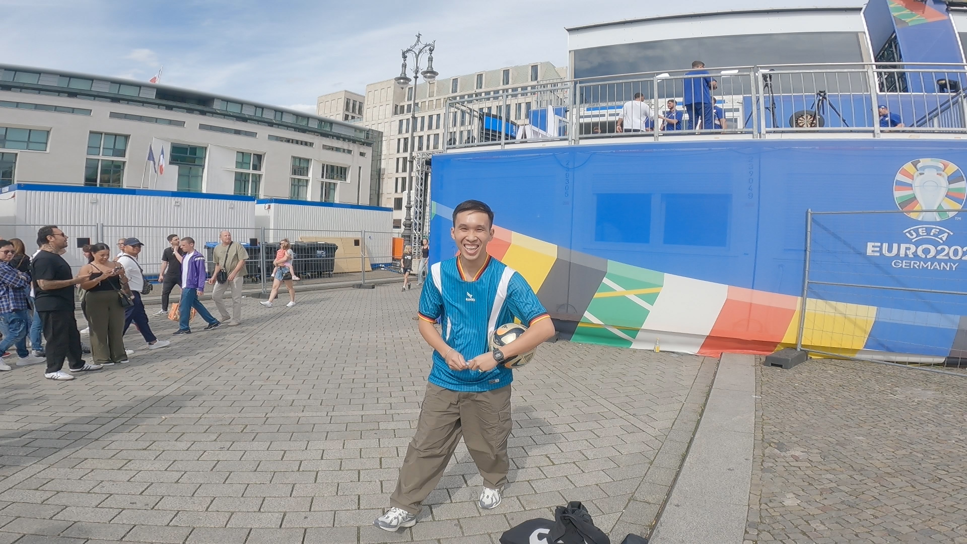 Phat Freestyle Gây Sốt Euro 2024, Trầm Trồ Rio Ferdinand