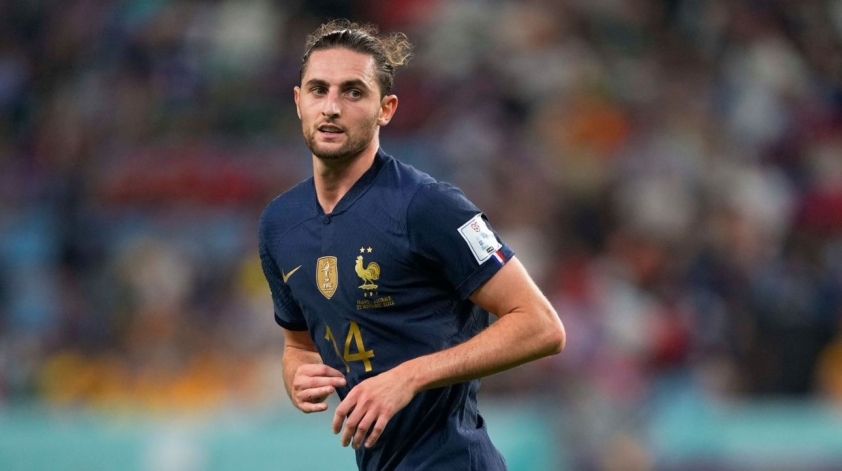 Liverpool mở rộng lựa chọn tiền vệ với Adrien Rabiot như sự thay thế cho mục tiêu hàng đầu Martin Zubimendi