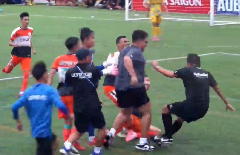 Lucifer FC đối mặt với án phạt nghiêm khắc sau hành vi bạo lực với trọng tài tại giải VPL