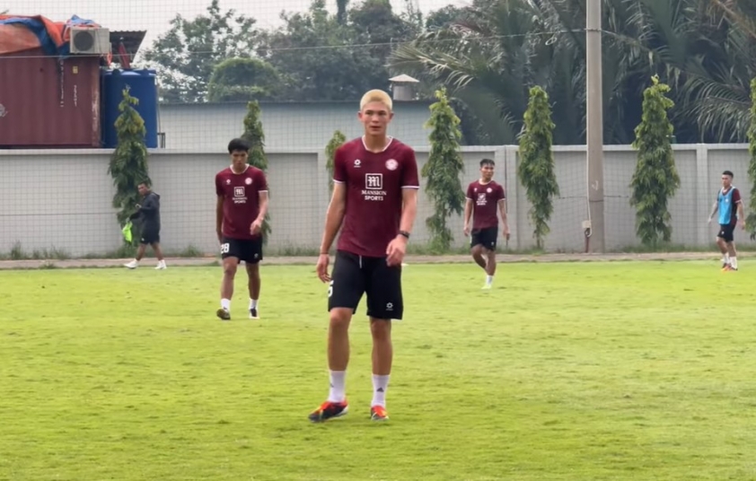Trung vệ Việt kiều Mỹ cao 1m90 chuẩn bị ra mắt V-League trong màu áo CLB TP.HCM