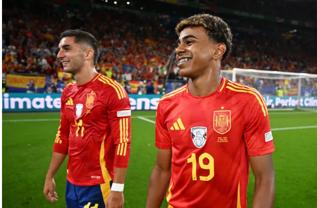 Thần đồng Lamine Yamal: Kỷ lục gia Euro 2024 giữa những nỗi lo từ trên sân đến trong lớp học