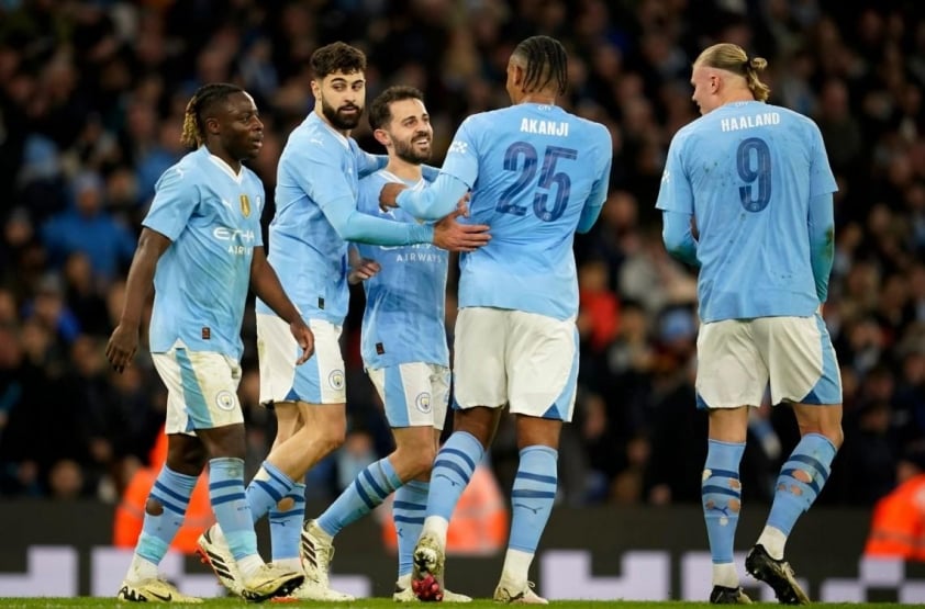 Lịch thi đấu khắc nghiệt khiến Pep Guardiola bức xúc