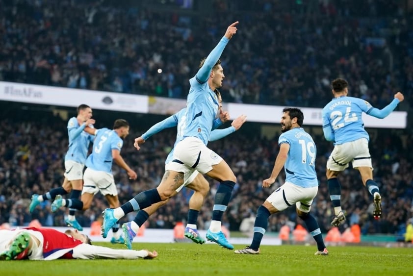 Roy Keane chỉ trích gay gắt HLV Arsenal Mikel Arteta vì đổ lỗi cho trọng tài