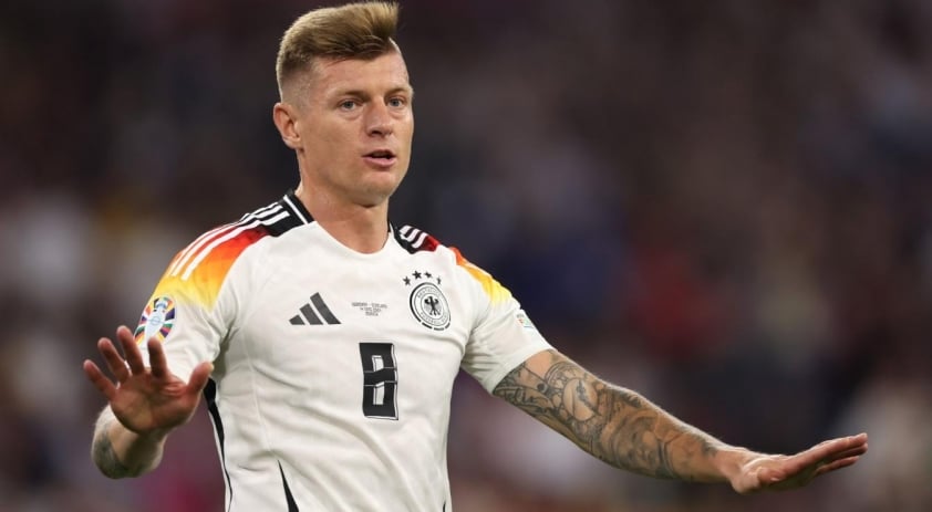 UEFA thừa nhận sai lầm trong quyết định trọng tài, Toni Kroos chế giễu