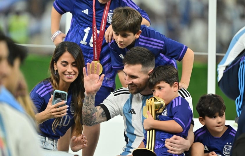 Antonella Roccuzzo và Georgina Rodriguez Hai Con Đường Thành Công Trái Ngược