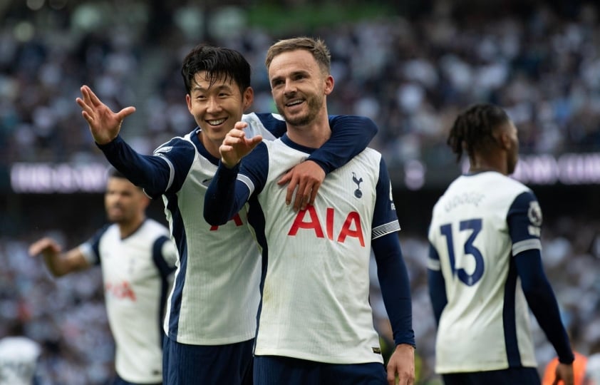 Giao thông hỗn loạn trì hoãn trận ra quân của Tottenham tại Europa League