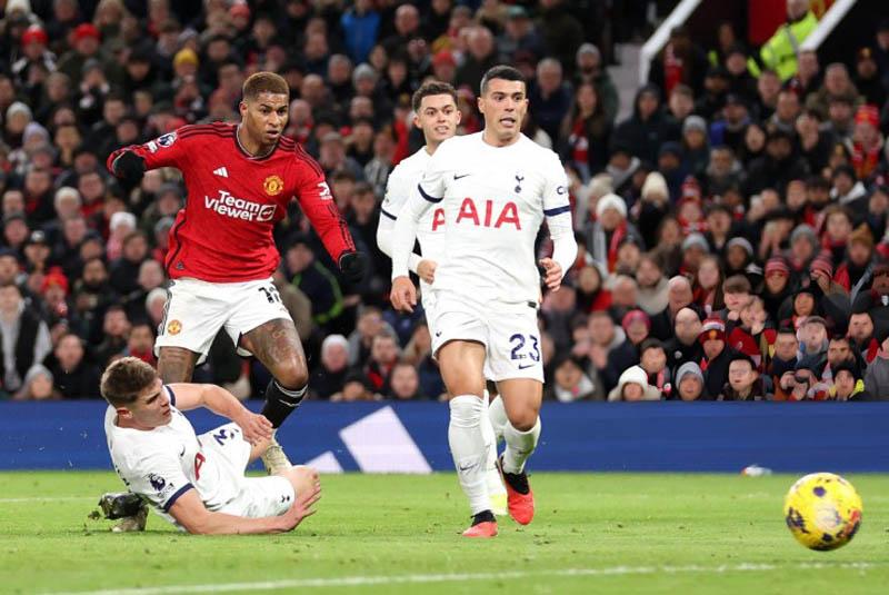 Kênh dự đoán của Alan Shearer MU và Tottenham cầm hòa tại Old Trafford