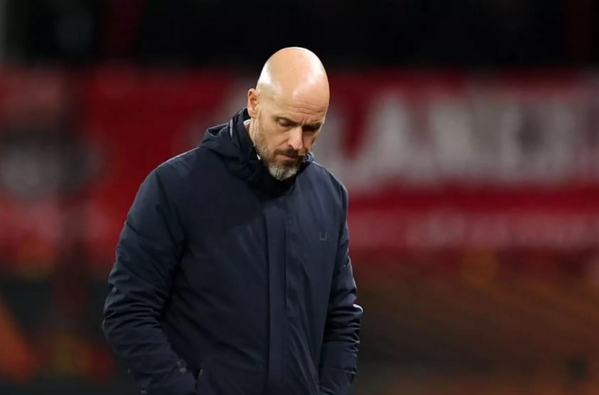 Áp lực đè nặng lên Ten Hag khi fan Man United yêu cầu sa thải sau thảm bại trước Tottenham