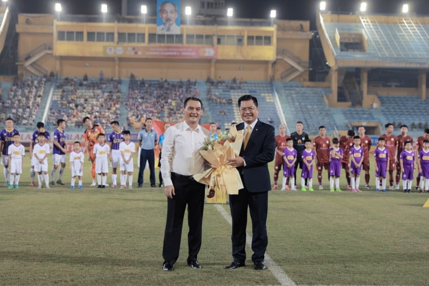 LPBank V.League 1-2024/25 Khai Mạc Đánh Dấu Mùa Giải Đầy Hứa Hẹn