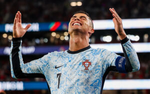 Ronaldo: 'Chức vô địch EURO sánh ngang với World Cup'