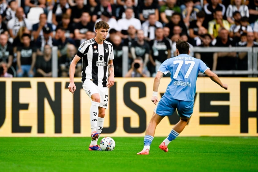 Juventus tiếp tục bế tắc, hòa 0-0 với Napoli