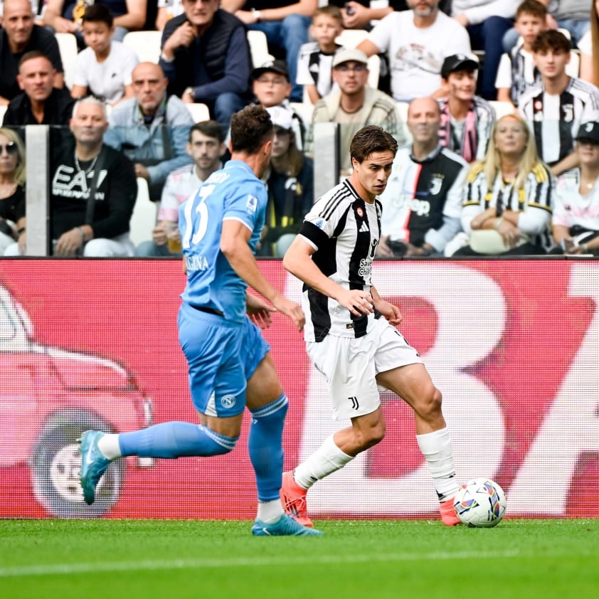 Juventus tiếp tục bế tắc, hòa 0-0 với Napoli