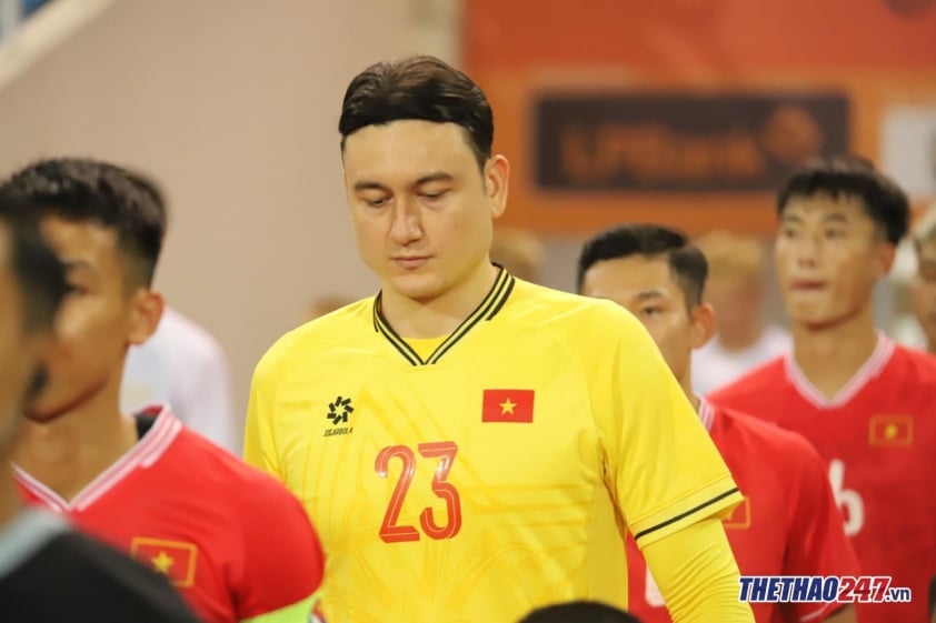 Thêm lời động viên Văn Lâm sau sai lầm tai hại