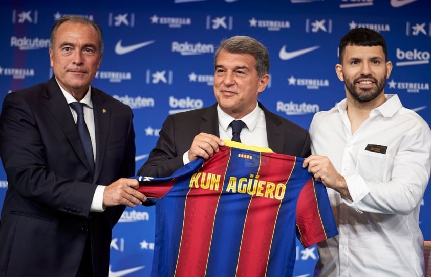 Sergio Aguero Yêu Cầu Barcelona Bồi Thường 2,5 Triệu Bảng Sau Khi Giải Nghệ Vì Vấn Đề Tim Mạch