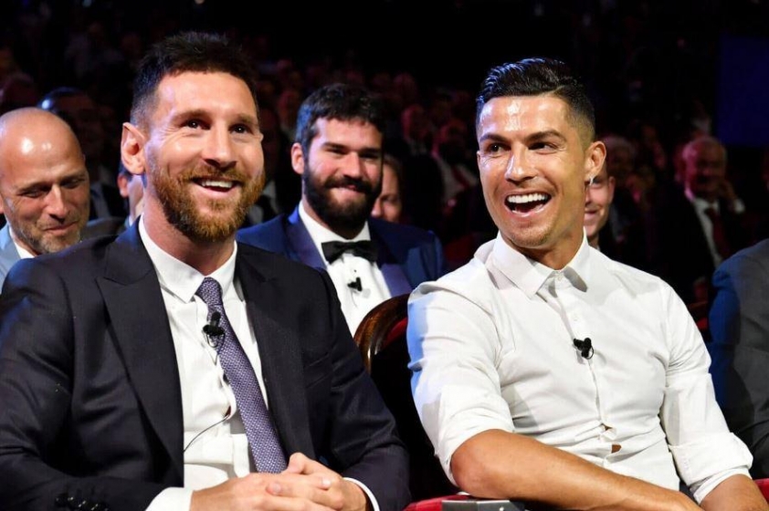 Thấu hiểu sự khác biệt trong tính cách của Messi và Ronaldo qua lăng kính trọng tài